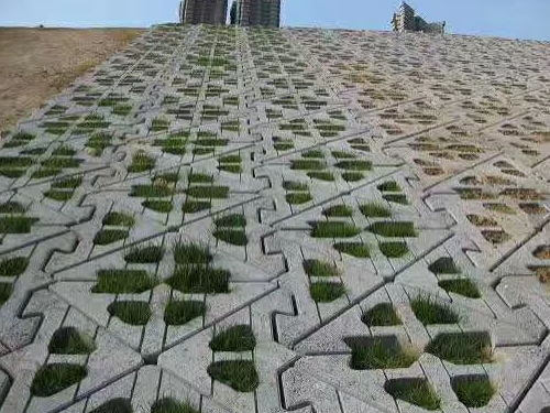 輕質隔墻板